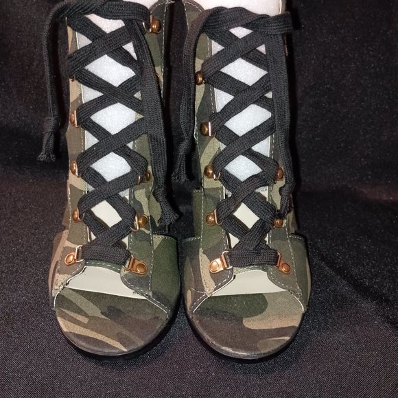 (JUSTFAB) Zola Lace-Up Gladiator Chunky Heeled Bootie - Picture 4 of 11